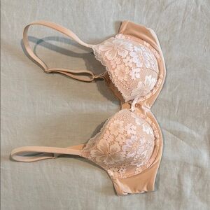 Victoria's Secret Cream Lace Bra. 34B